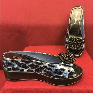 Helen’s Heart - size 8 - Like New